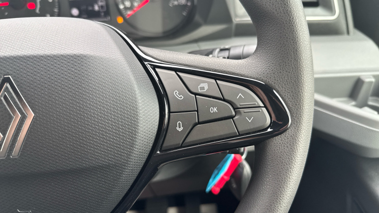 Renault Master Mwb Diesel Fwd MM35 Blue dCi 130 Advance Medium Roof Van